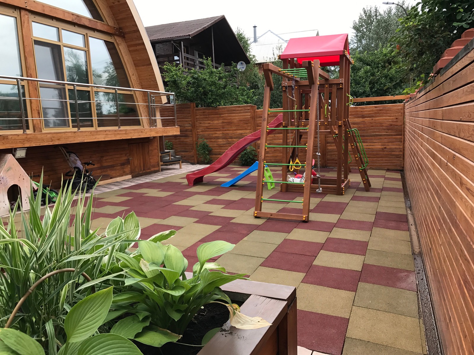 Обложка проекта: Во дворе наших домов