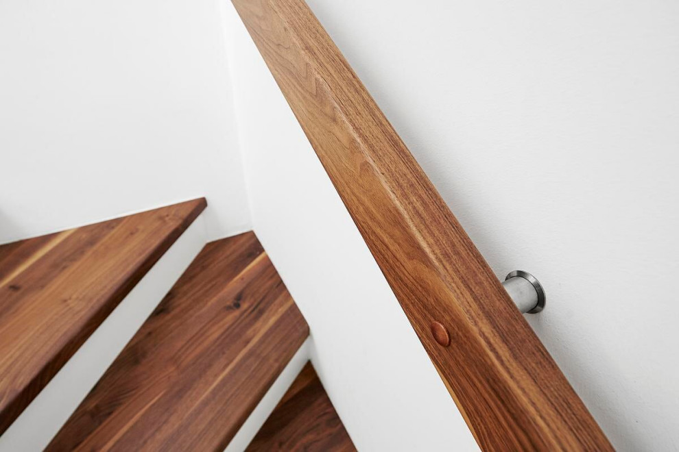 Консольная лестница из дуба