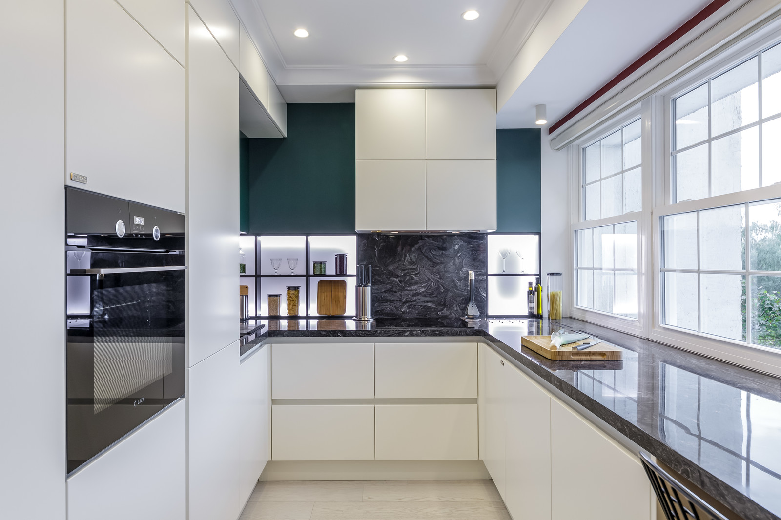 «Квартирный вопрос»: «Гранатовая кухня»