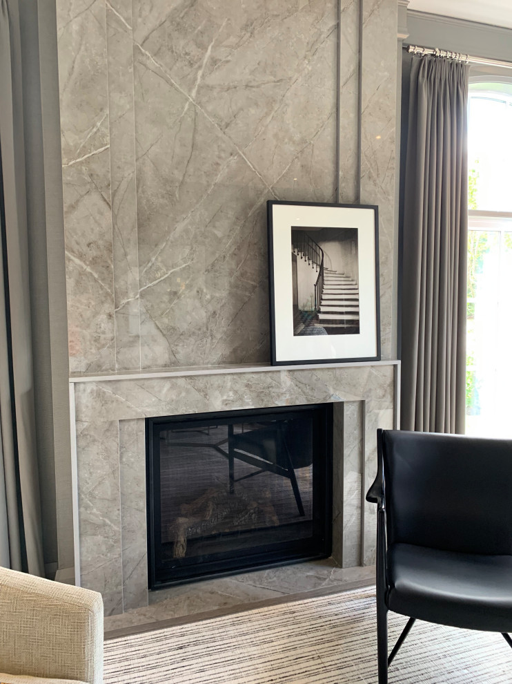 Обложка проекта: Гостиная в совеменном стиле Хай-тек в 2-х этажном доме.