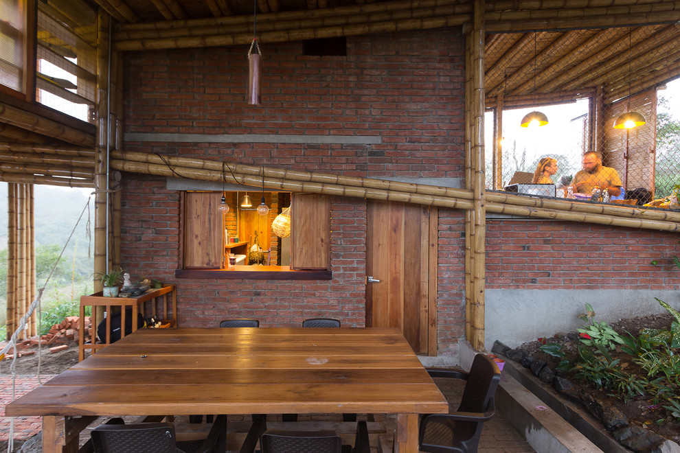 Архитектура: Домик с наклонным полом в Эквадоре