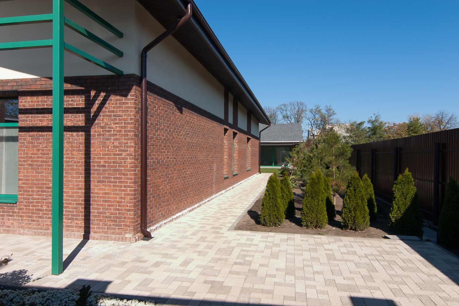 Обложка проекта: Одноэтажный жилой дом с бассейном и  SPA