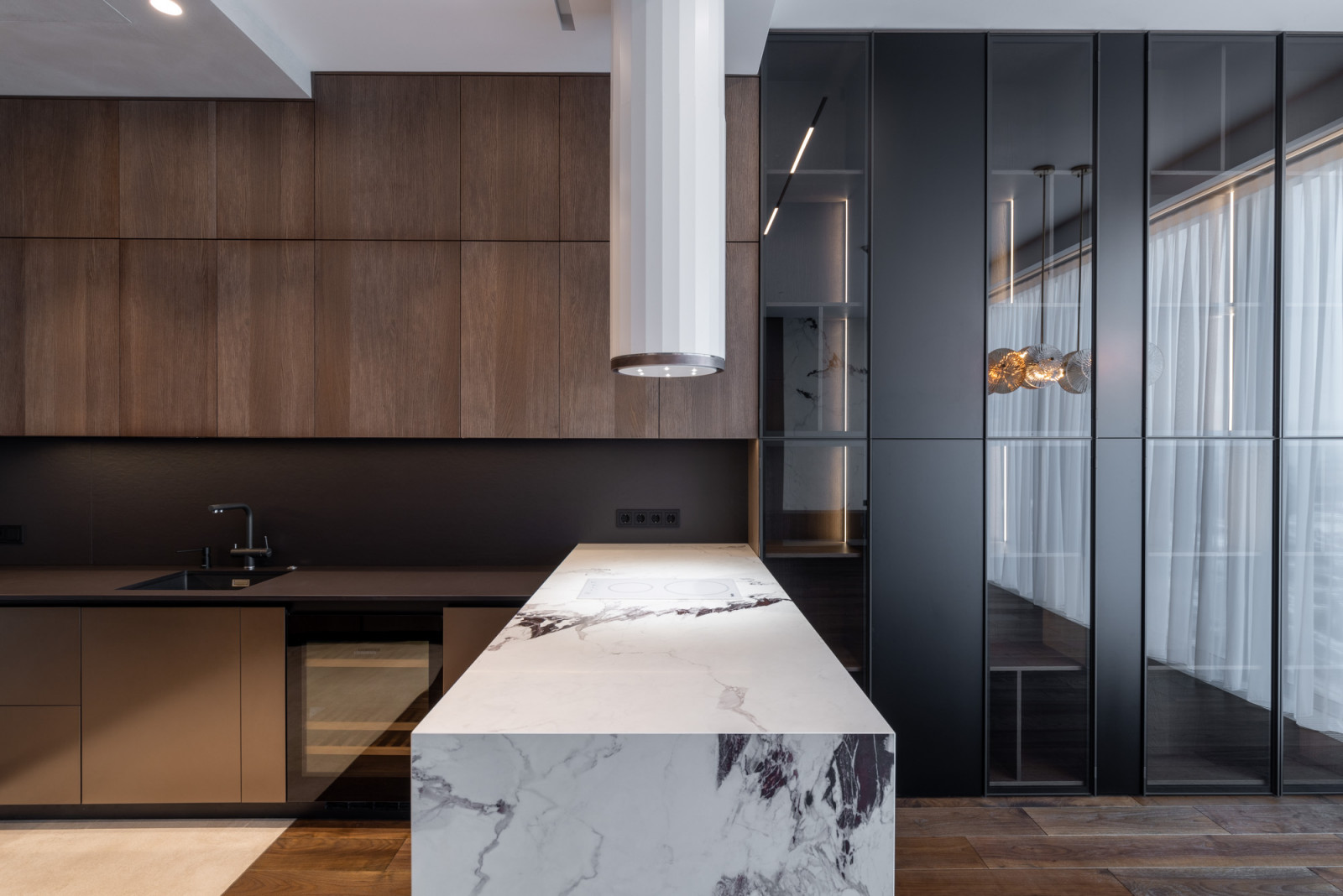 One-bedroom apartment in Skyscraper