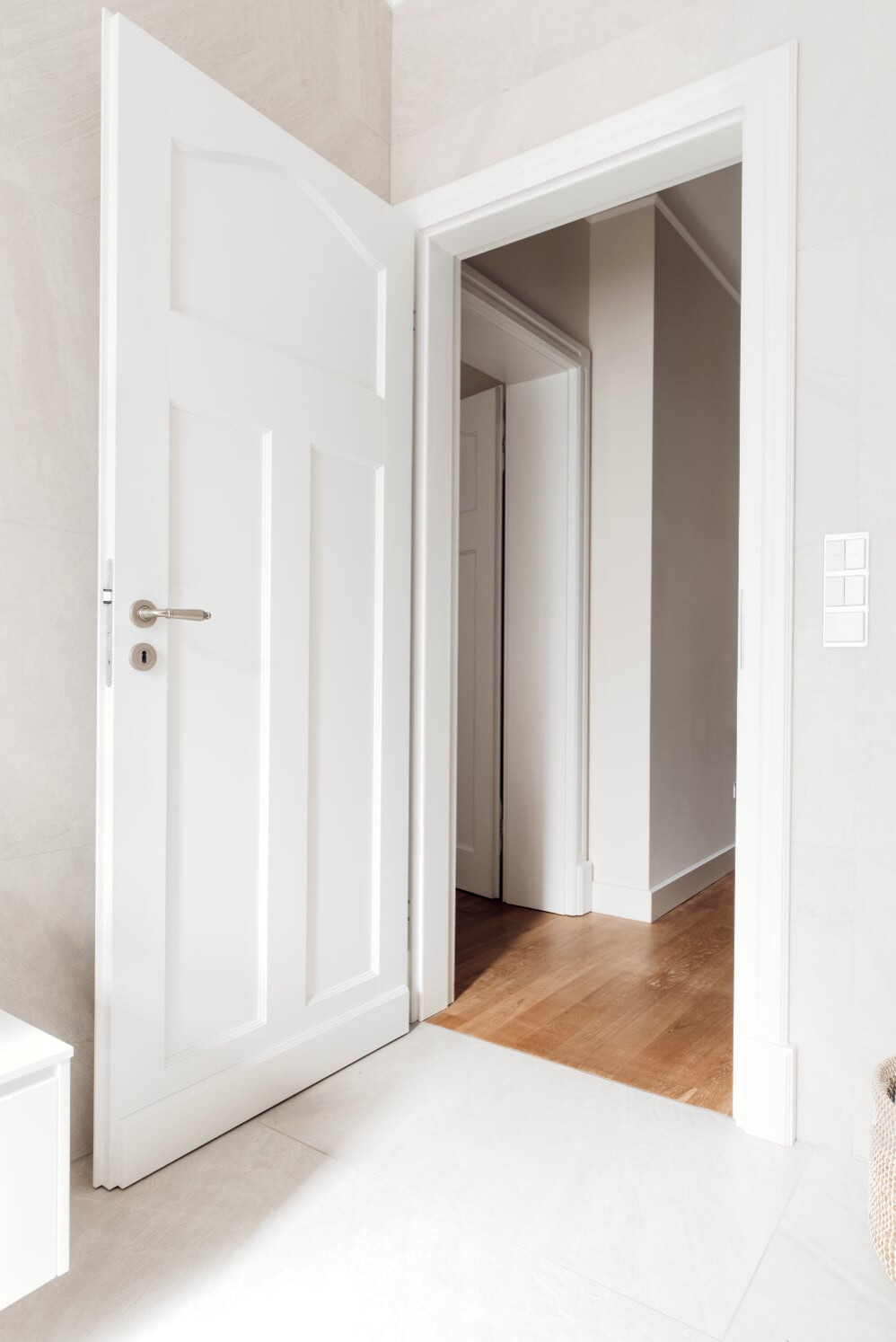 межкомнатные двери в белом цвете