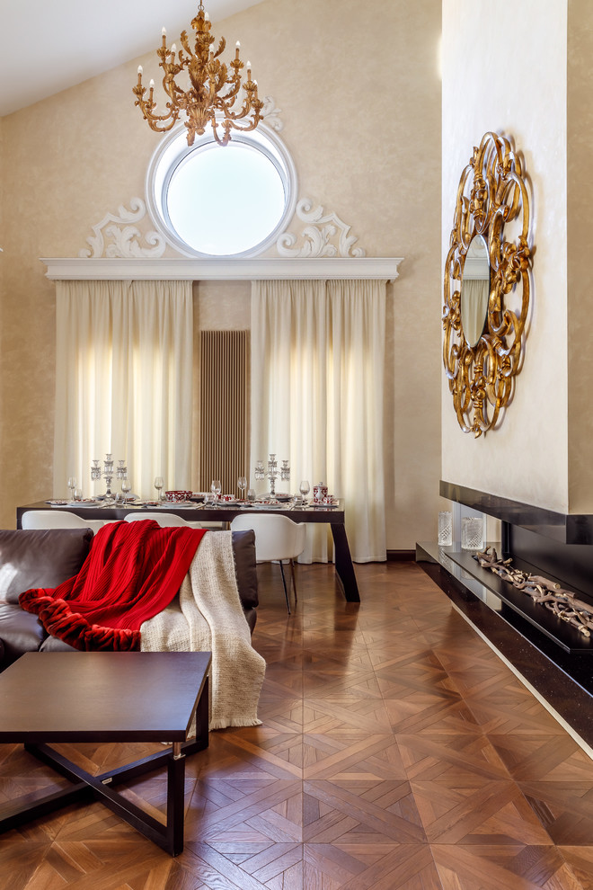 Дом с круглым окном