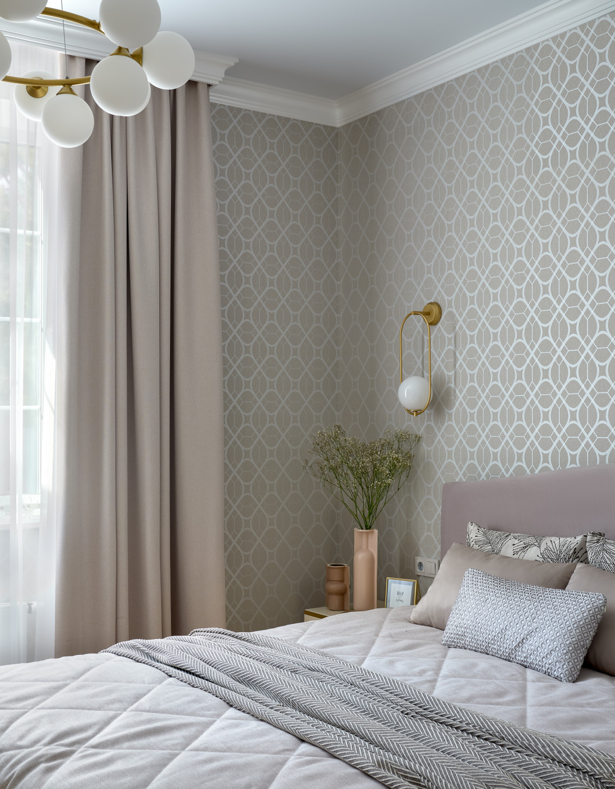 Современный интерьер с нотками классики: дом в Воронеже