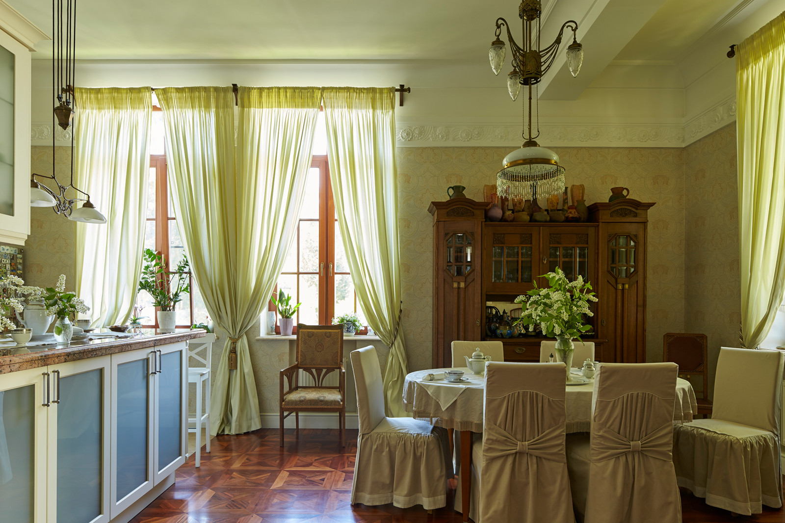 Интерьер кухни столовой