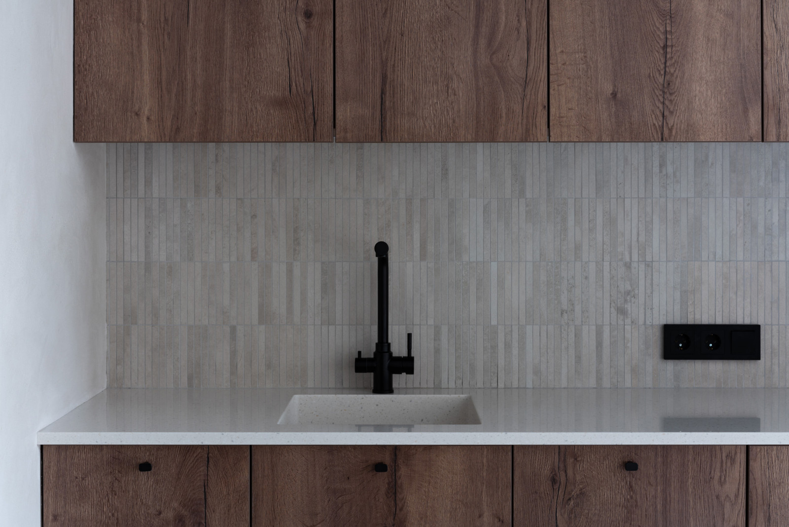 Houzz тур: Квартира для пары — с бетоном и остеклённой ванной