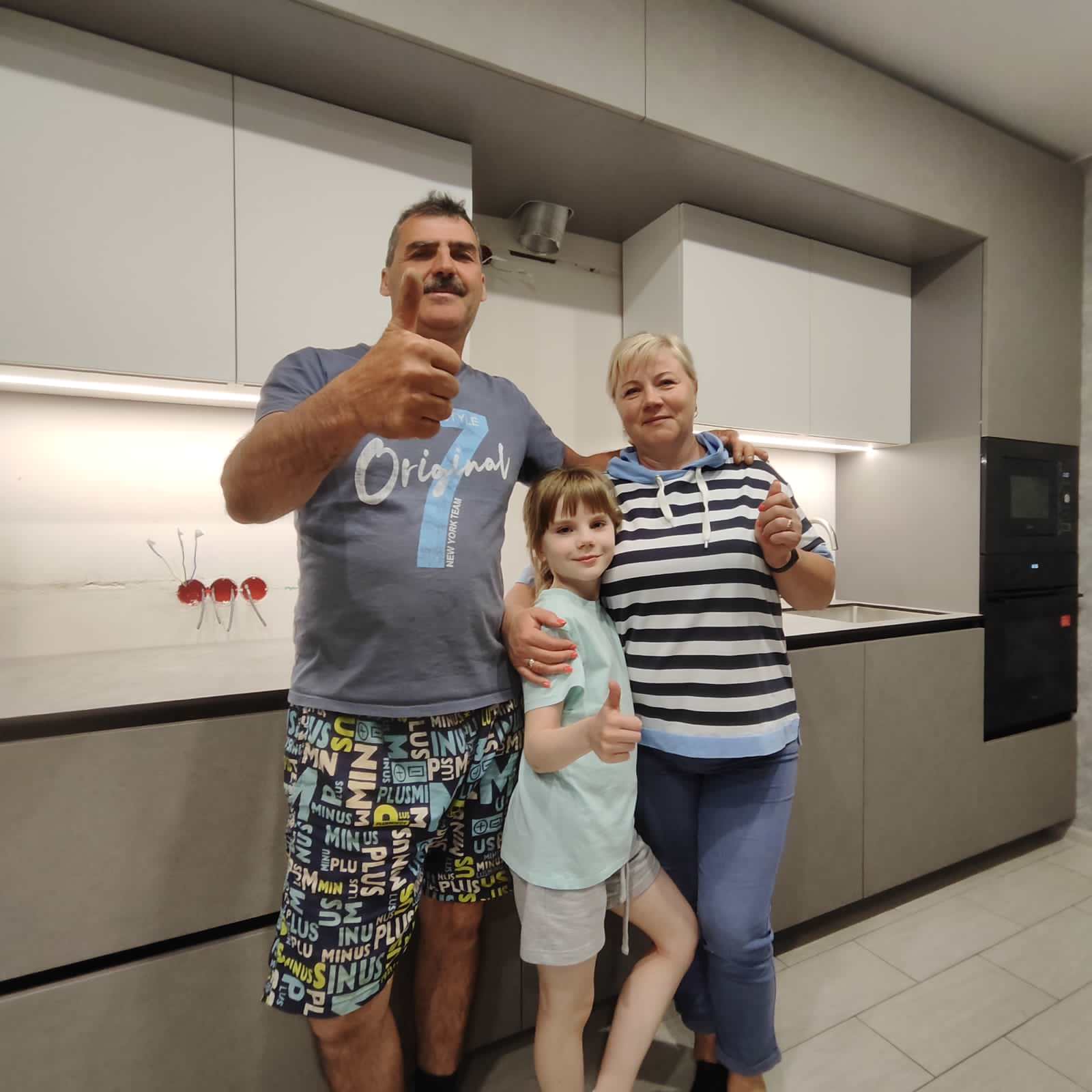 Обложка проекта: Кухня в сером