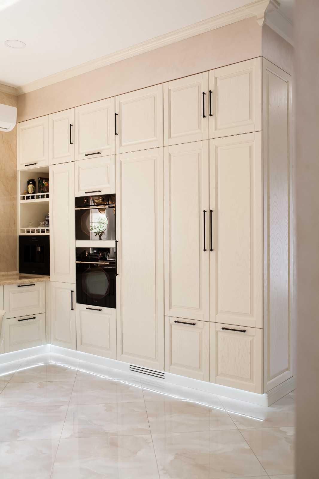 Кухня в светлых оттенках