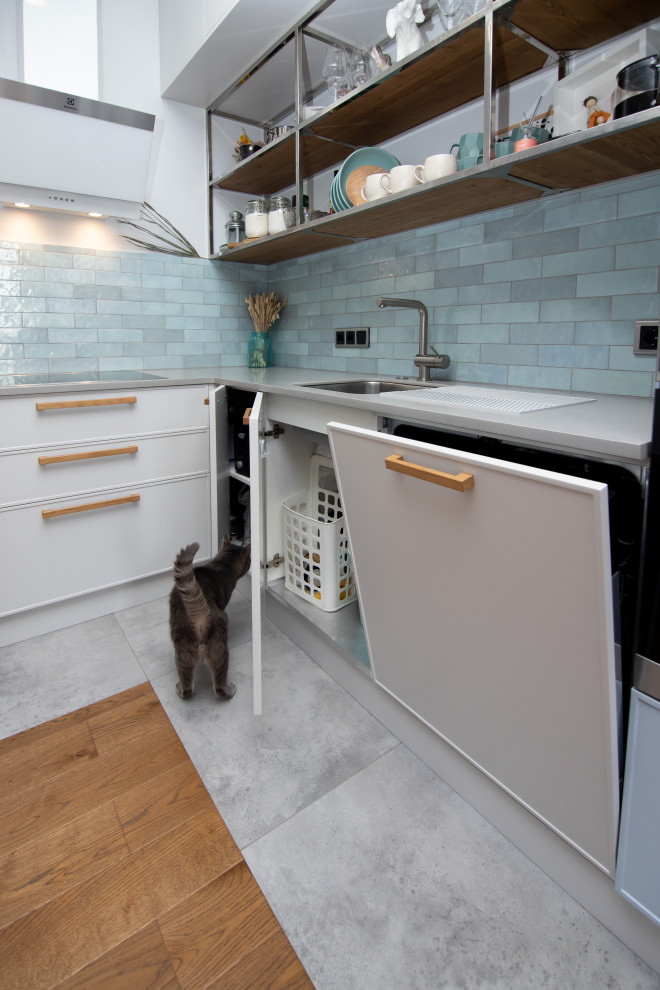 Светлая кухня в неоклассическом стиле