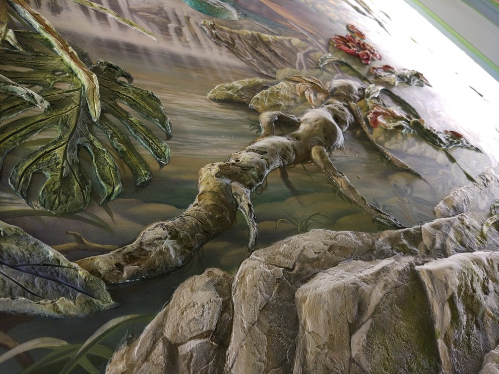 павлин (барельеф в загородном доме)