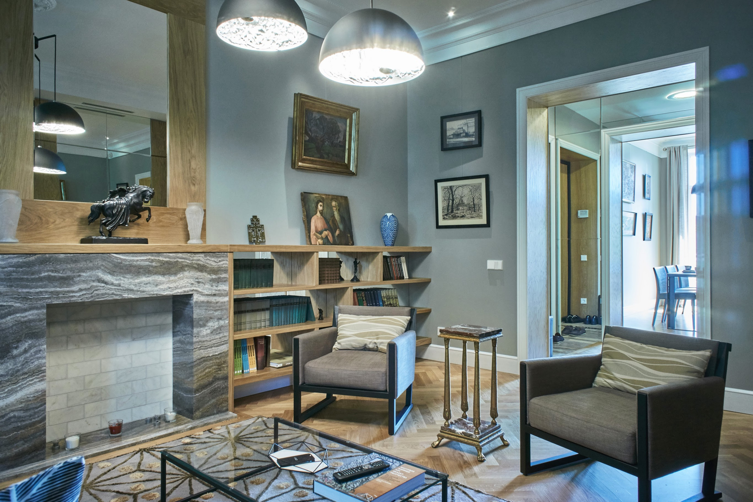 Houzz тур: Интерьер с коллекцией живописи в доме по проекту Жолтовского