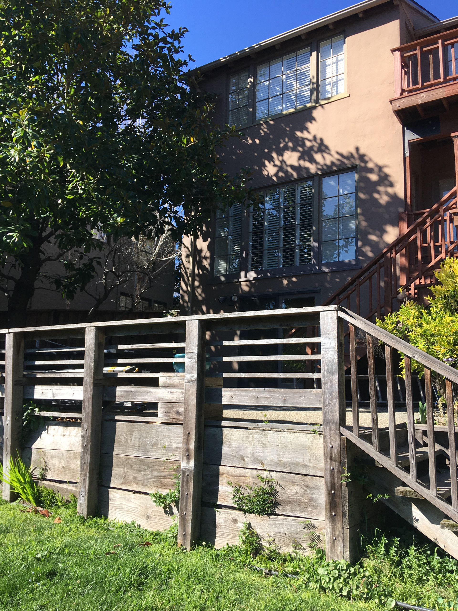 До и после: 5 задних дворов, превратившихся в патио