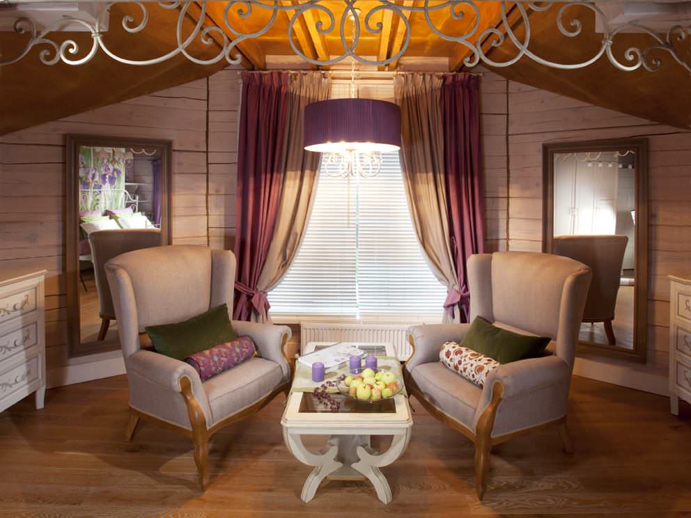 Оформление окон в загородном доме