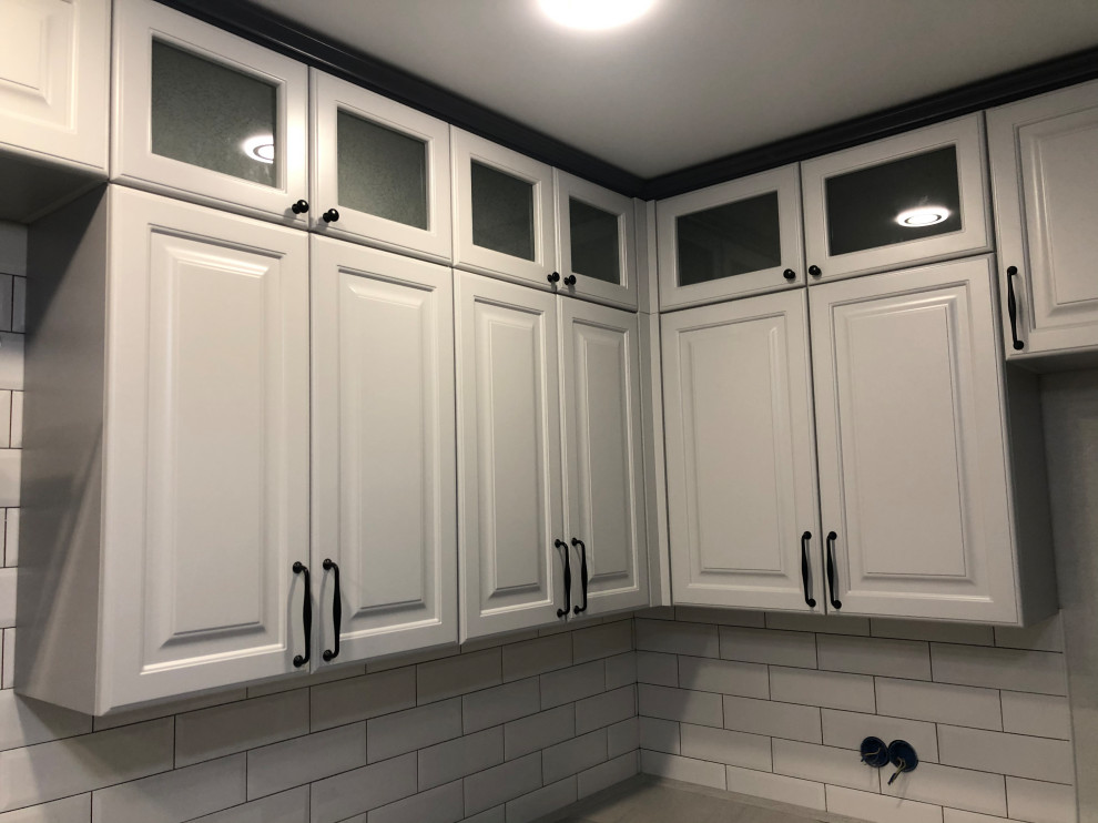 Кухня с фасадами с покрытием эмаль