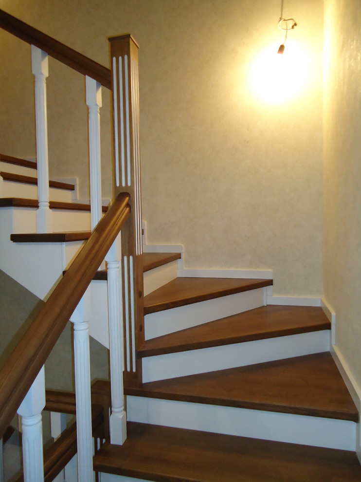 Комбинированная лестница ясень -сосна