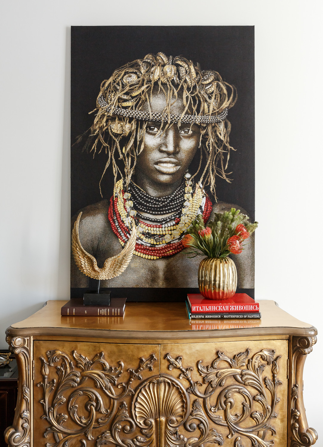 В гостях: Квартира с элементами барокко и современным искусством