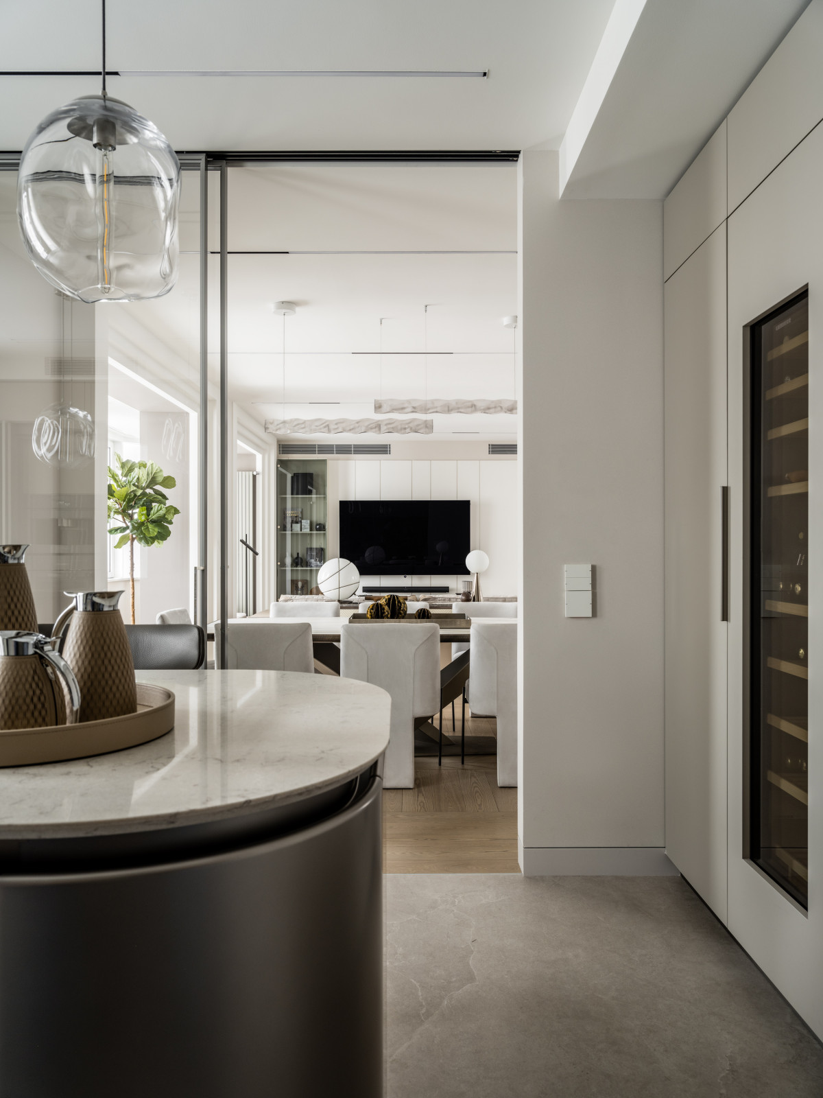 Семейная квартира в акварельных оттенках света и тени