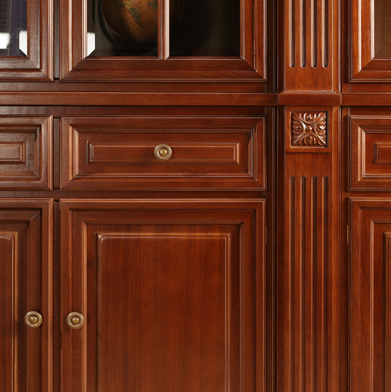 Классический кабинет в шоколадных тонах