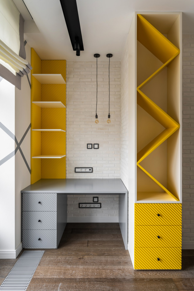 Проект с яркой детской комнатой