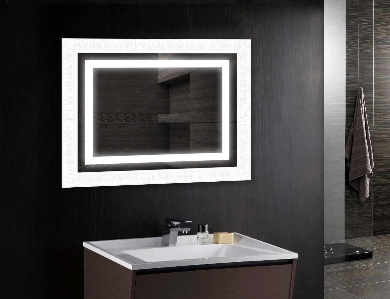 Зеркала с подсветкой в раме