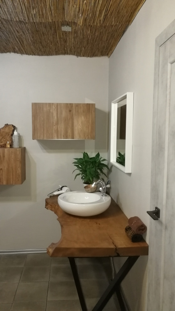 Ванная в эко стиле,  с элементами бамбука и трасника