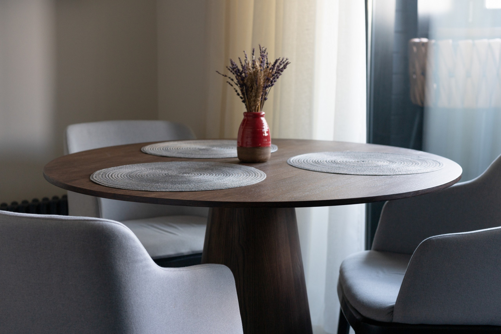 Эксклюзивные столы в итальянском стиле для загородного дома