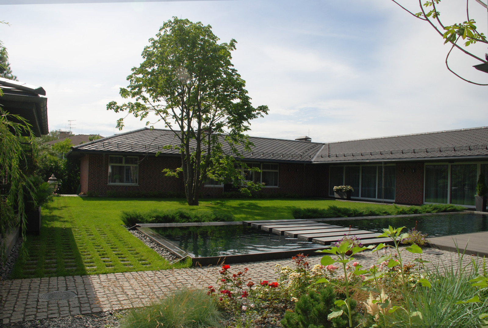 Современный сад в КП "Променад"