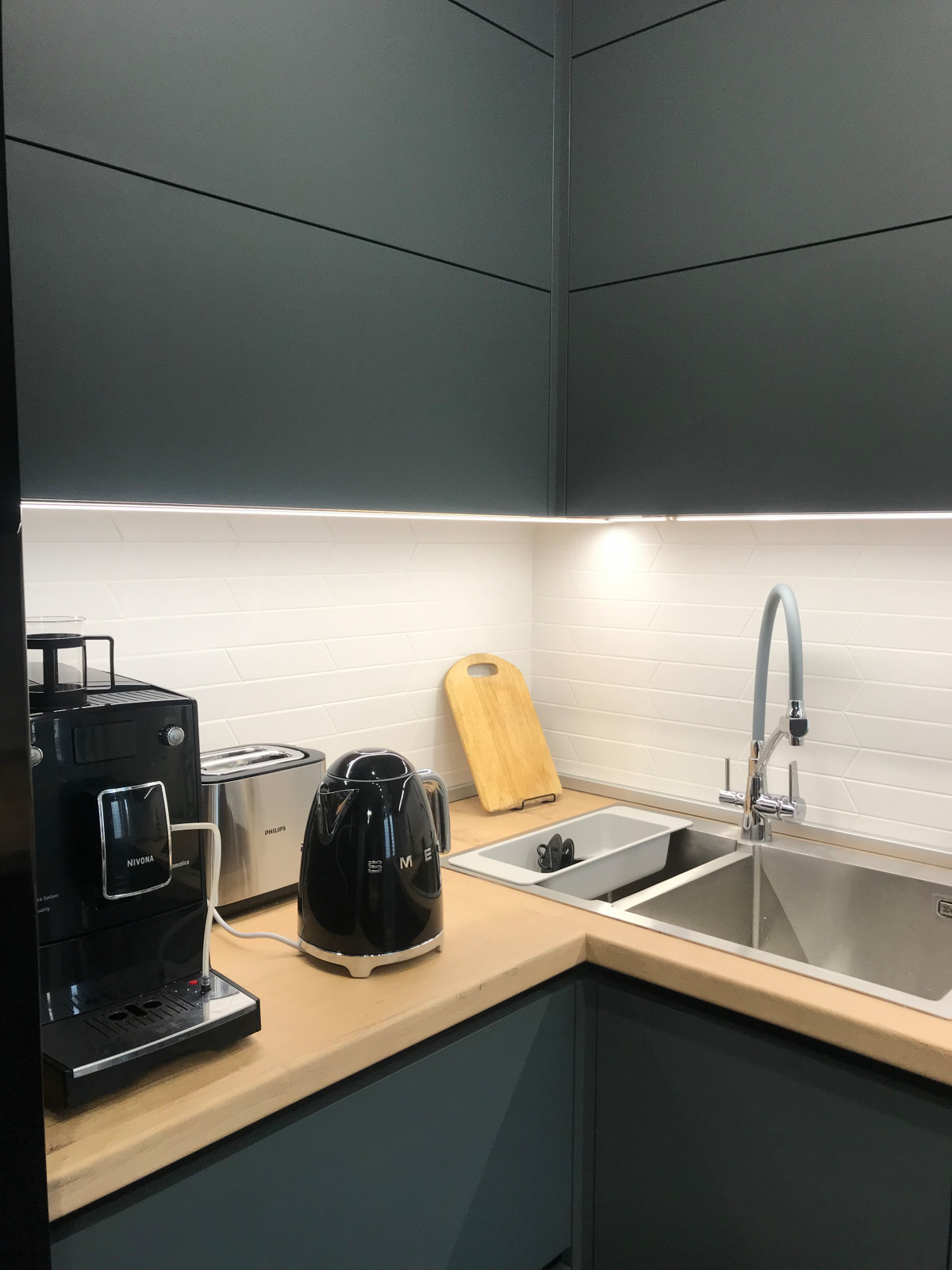 Обложка проекта: Ремонт на Полины Осипенко