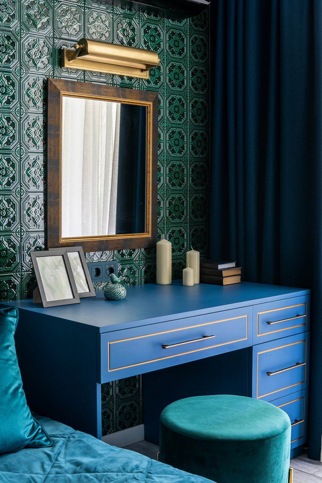 Яркое смешение стилей