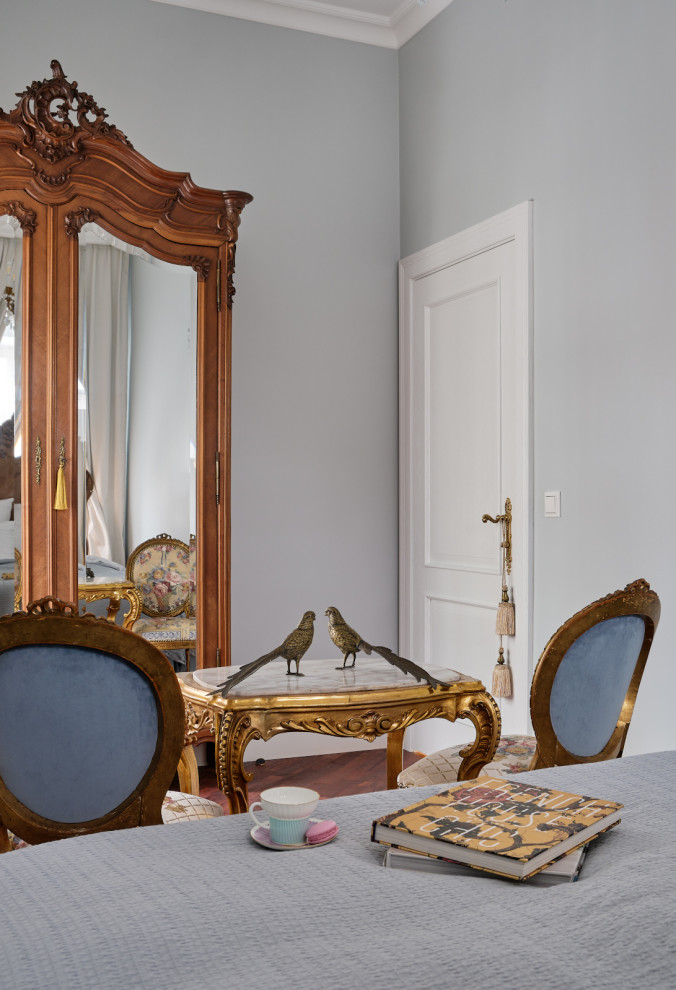 Классический интерьер с Орлеаном в отделке дуб