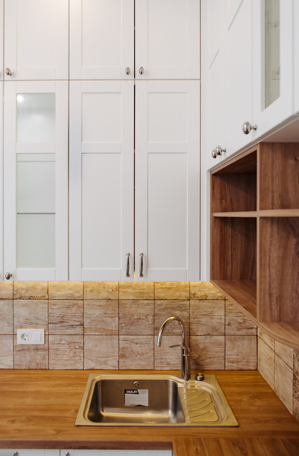 Кухня в скандинавском стиле для юной девушки програмиста