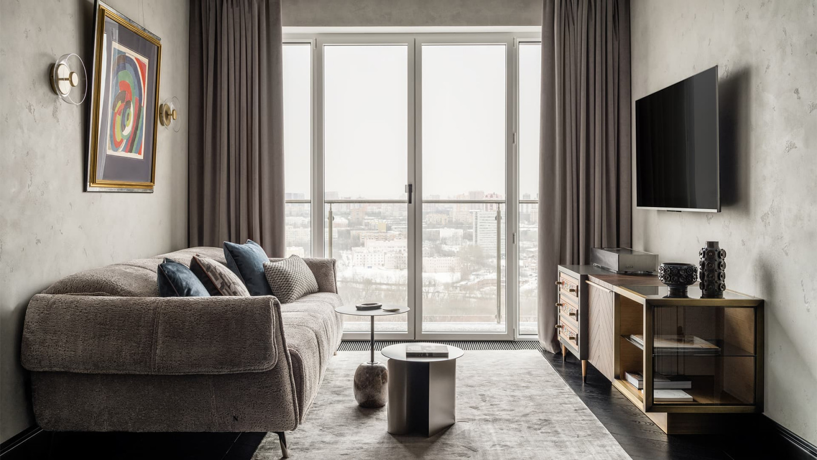 Ковры в интерьере квартиры для семьи кинопродюсера