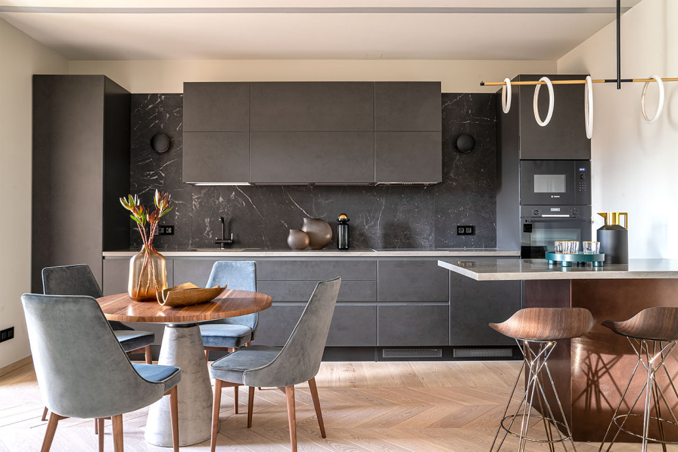 Houzz тур: Интерьер с шестью спрятанными монолитными колоннами