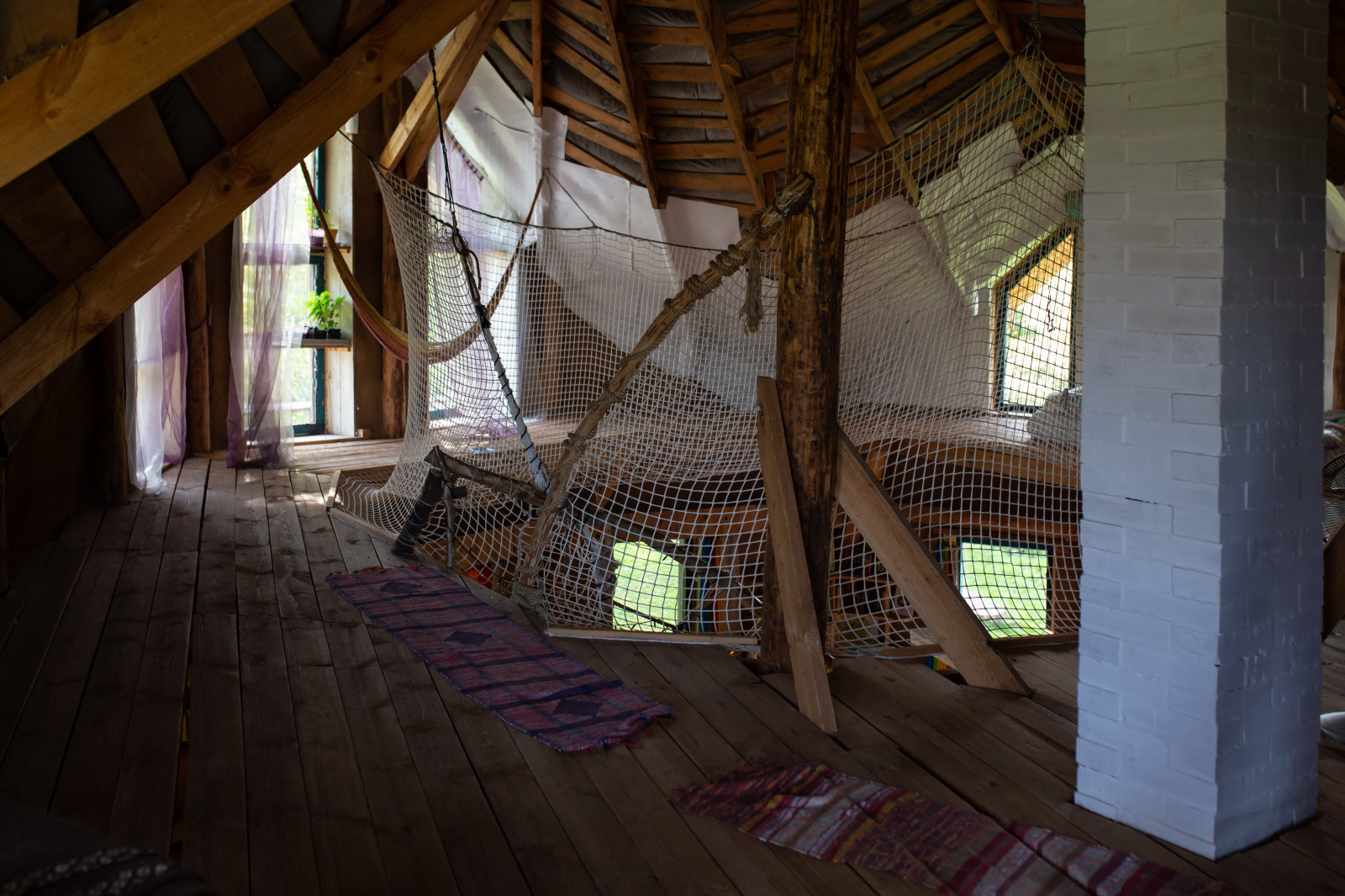 В гостях: Соломенный дом, вдохновленный Зеленой школой на Бали