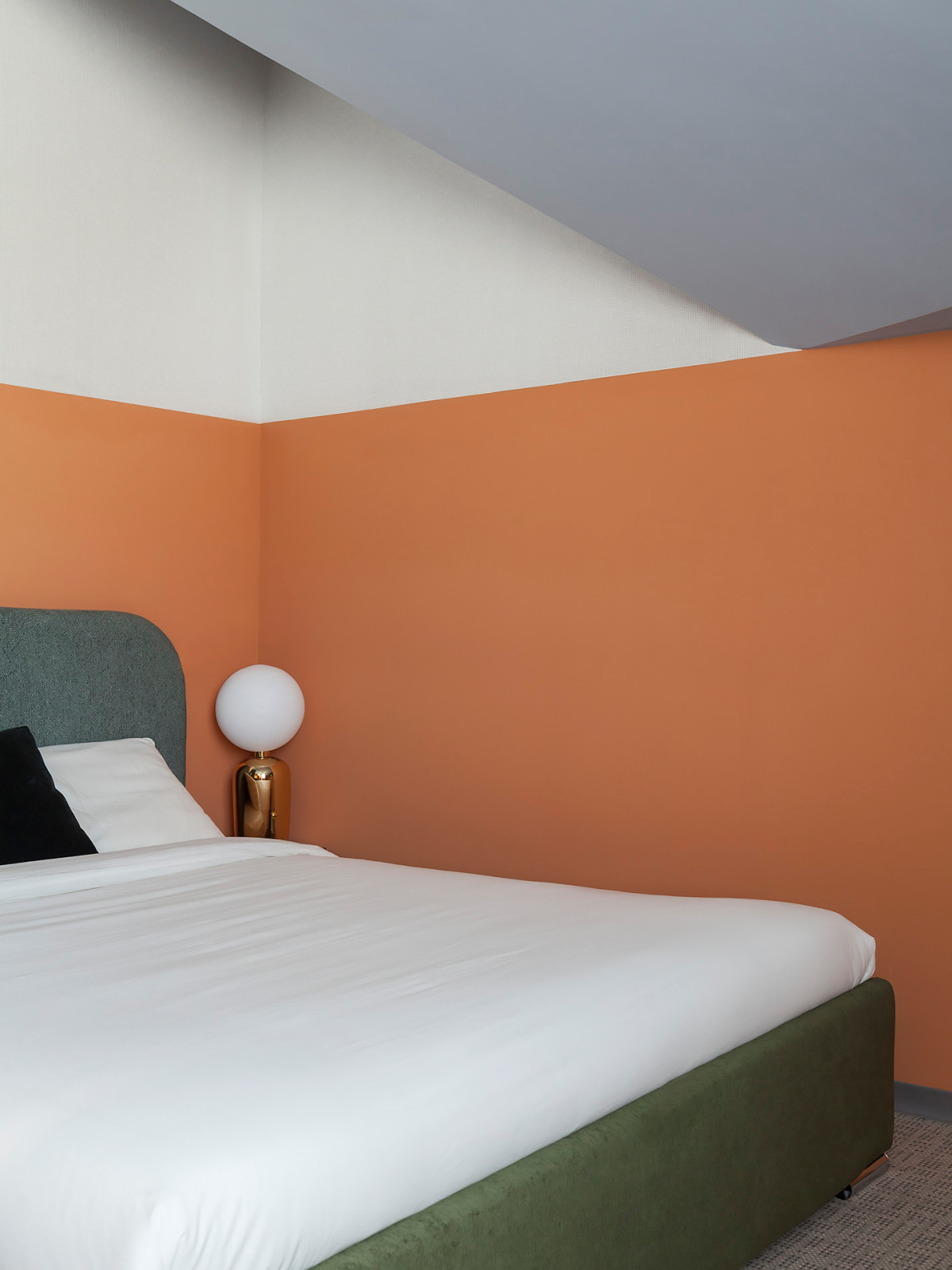 Красочные двухэтажные аппартаменты