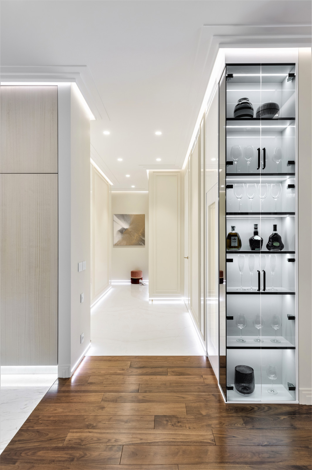 Современный интерьер в смешанном стиле.