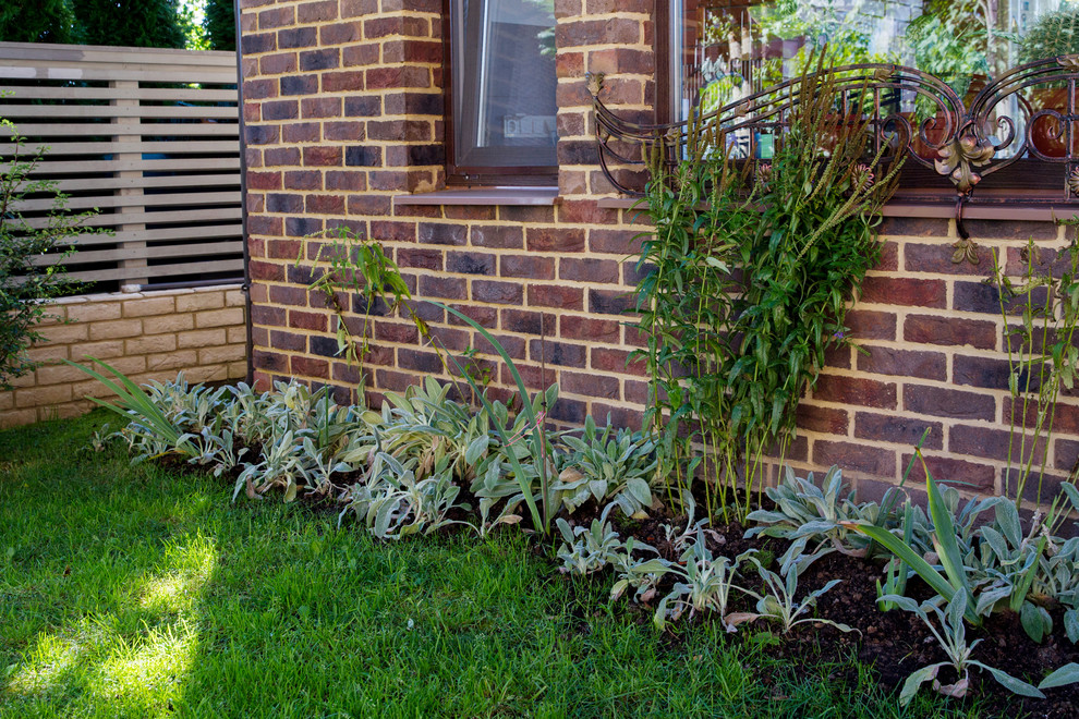 Сад на Пятницком шоссе.  Дизайнер Лариса Юрова