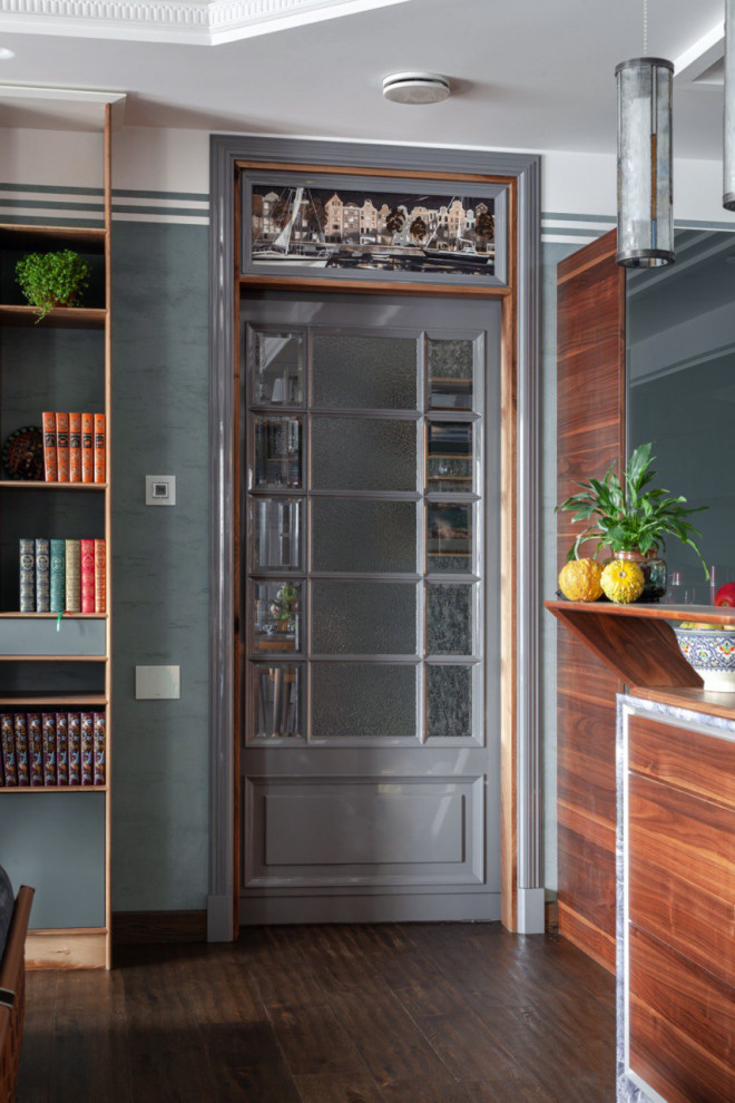 Реализация проект гостиной с эксклюзивным дизайном дверей г. Санкт-Петербург