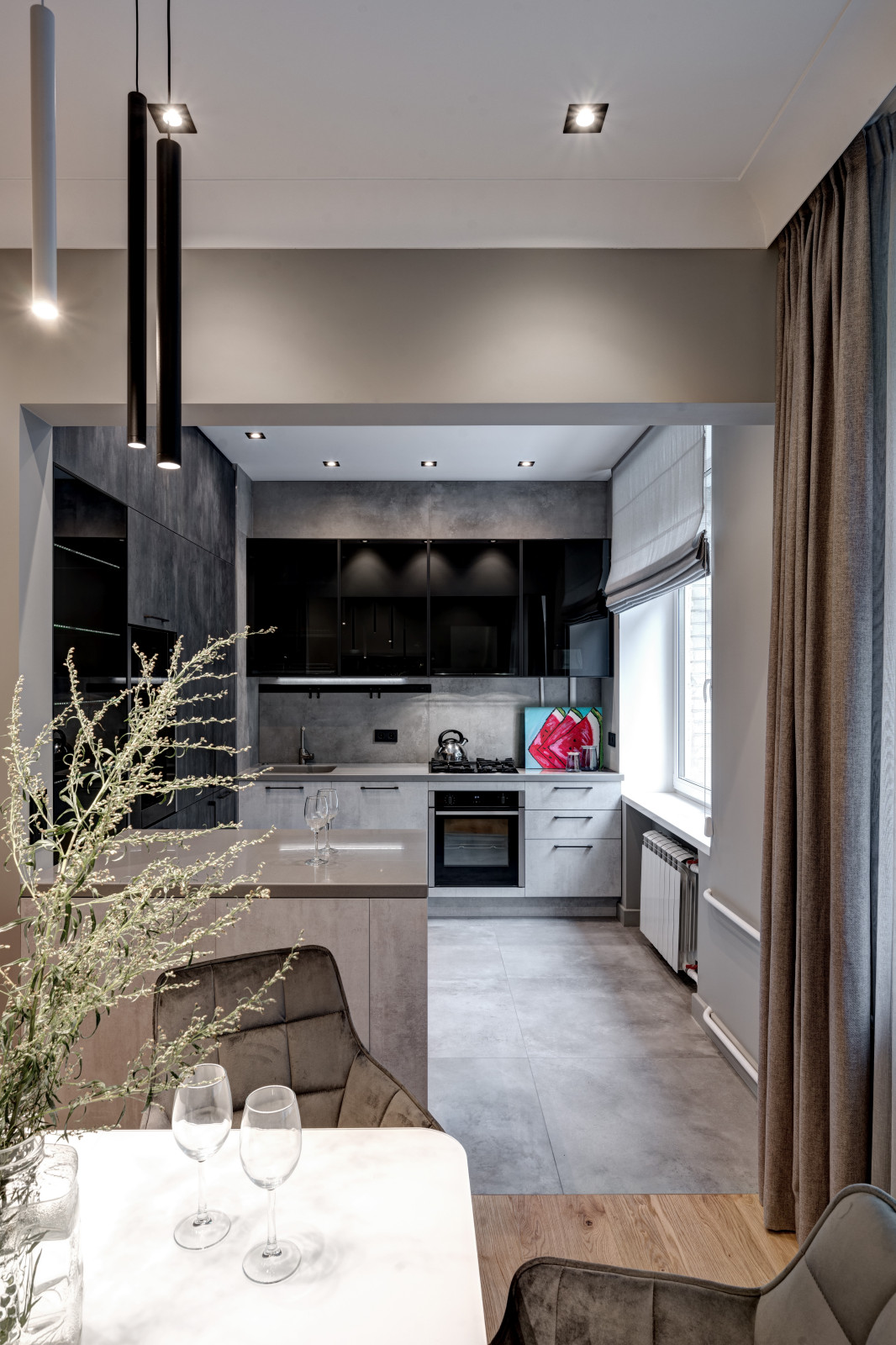 "Смокинг". Квартира на наб. Т. Шевченко