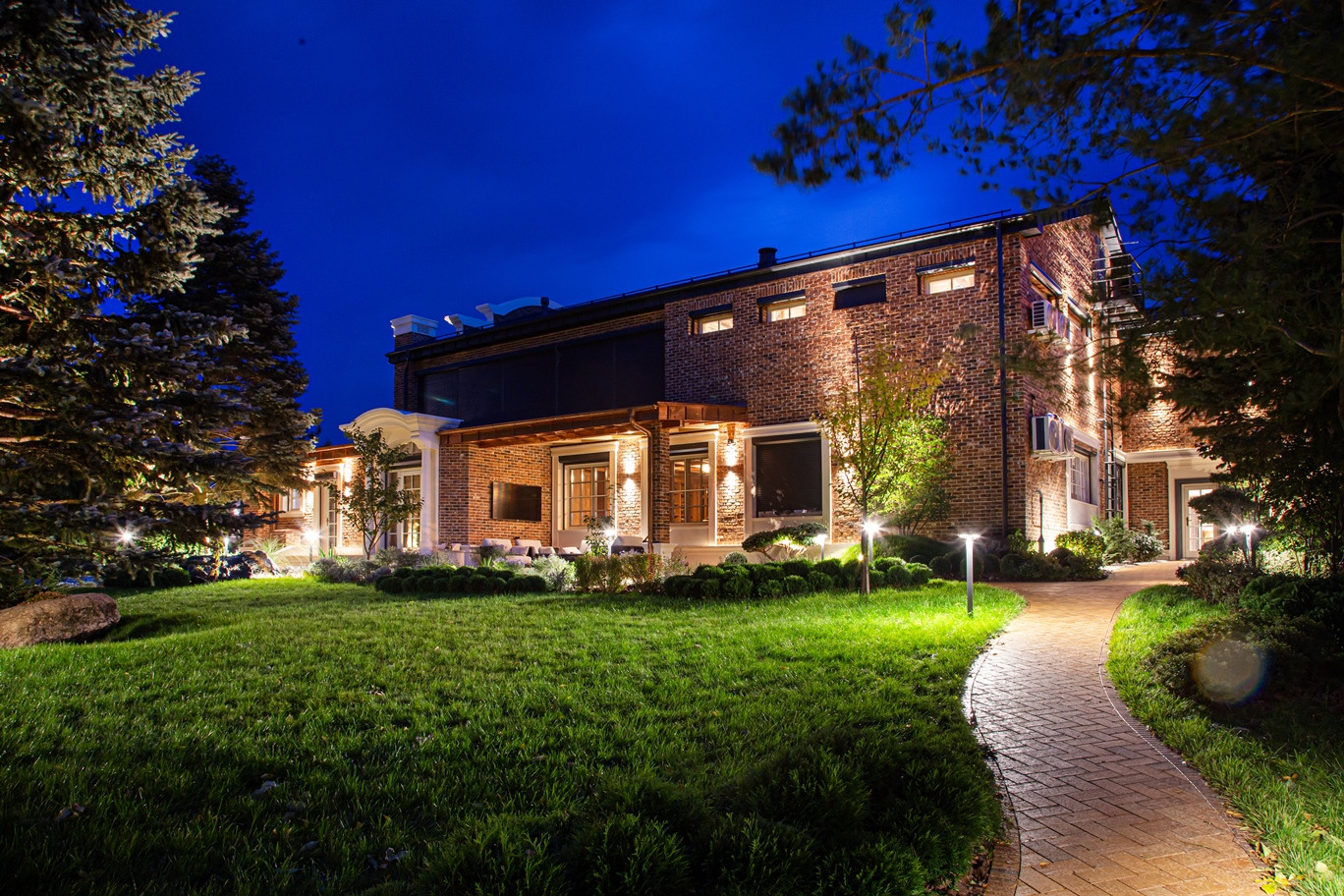 Обложка проекта: Ландшафтное и фасадное освещение г. Крайск, Беларусь