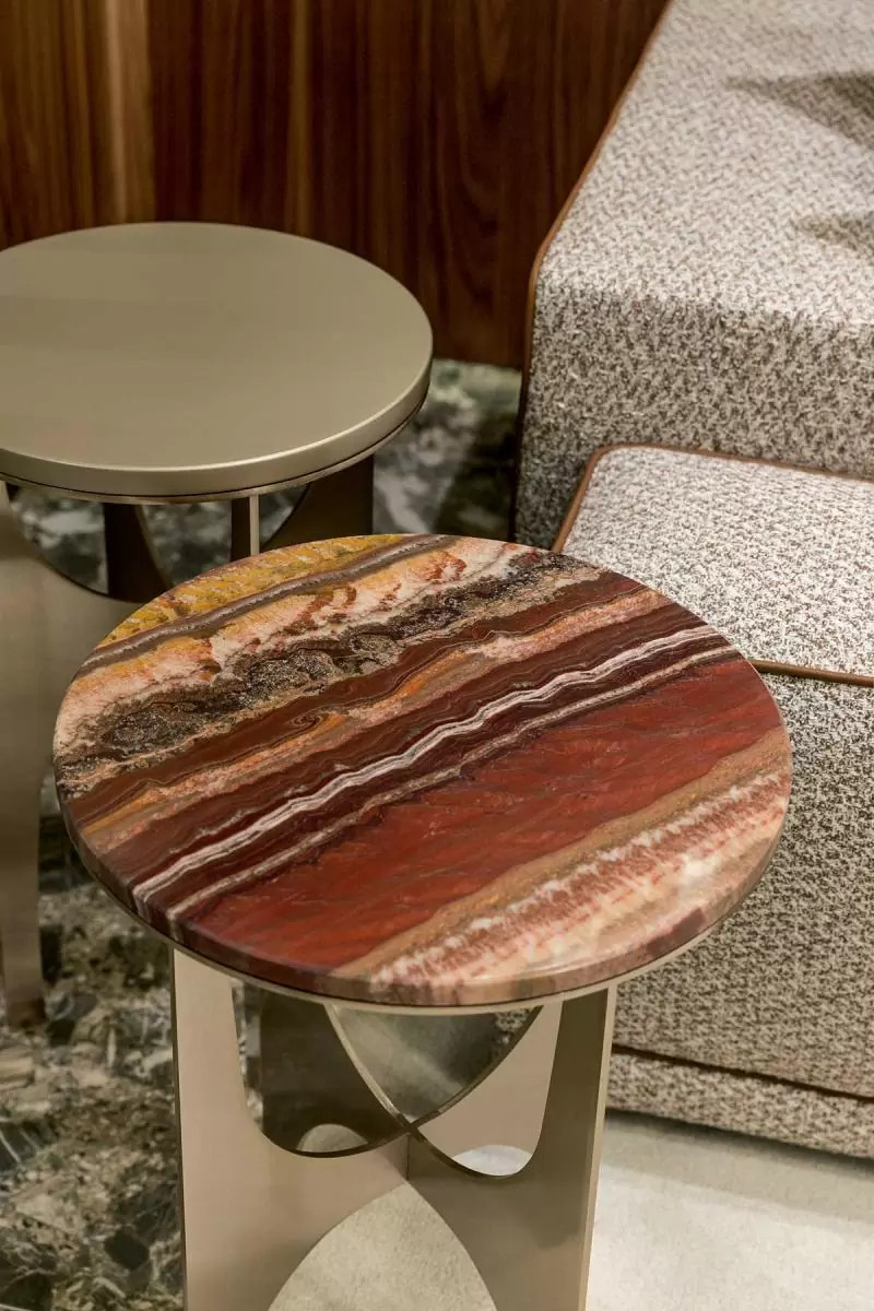 Обложка проекта: Captivating Coral Living Room