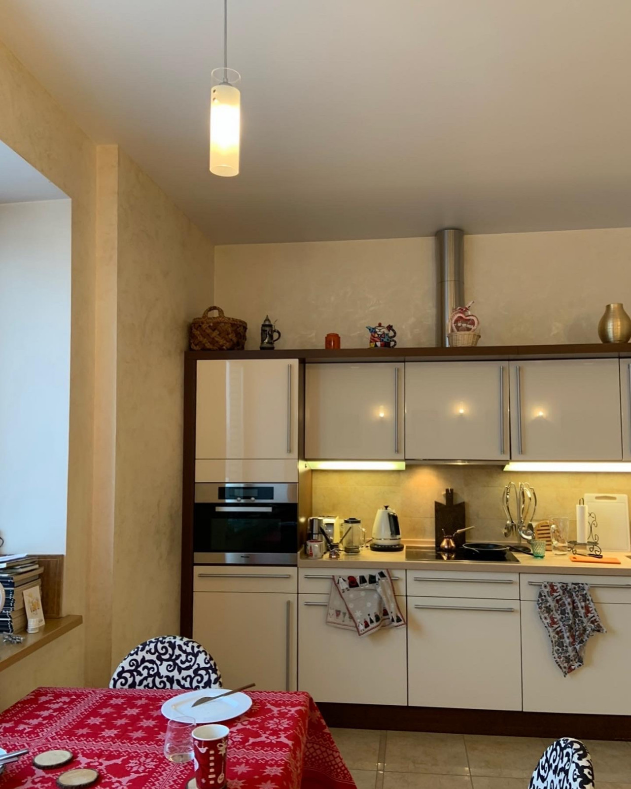 Обложка проекта: Новая кухня за 20 тысяч рублей