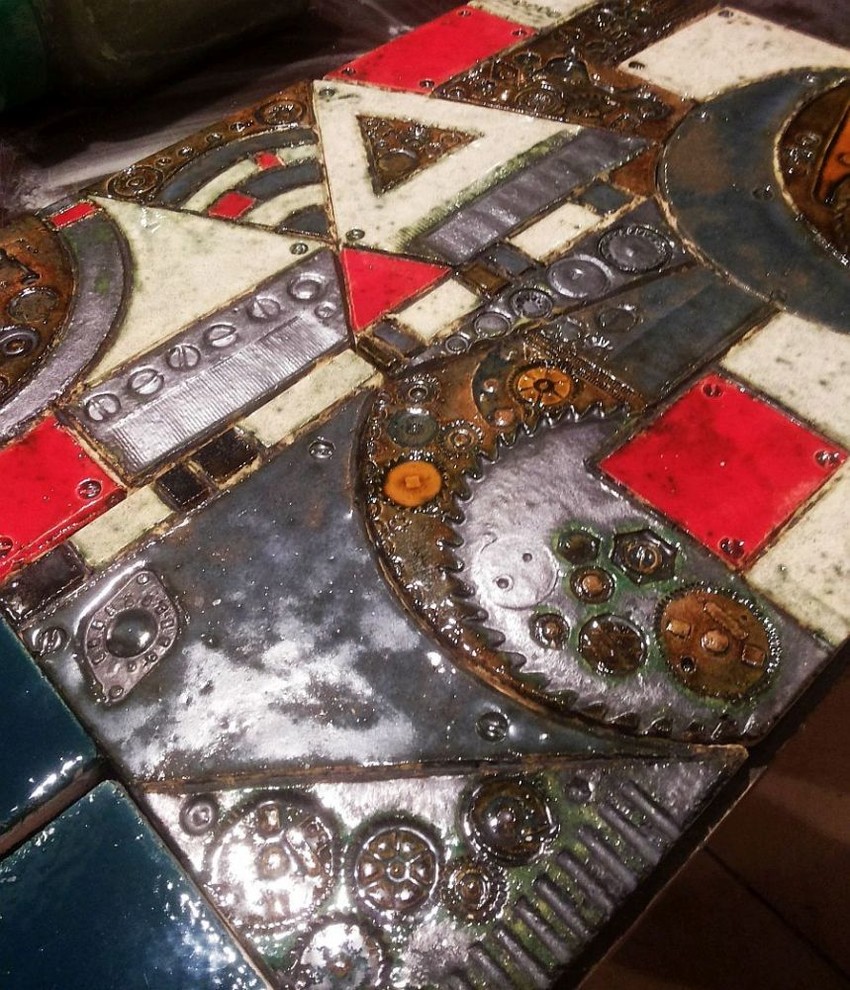 Мозаичные и рельефные керамические панно