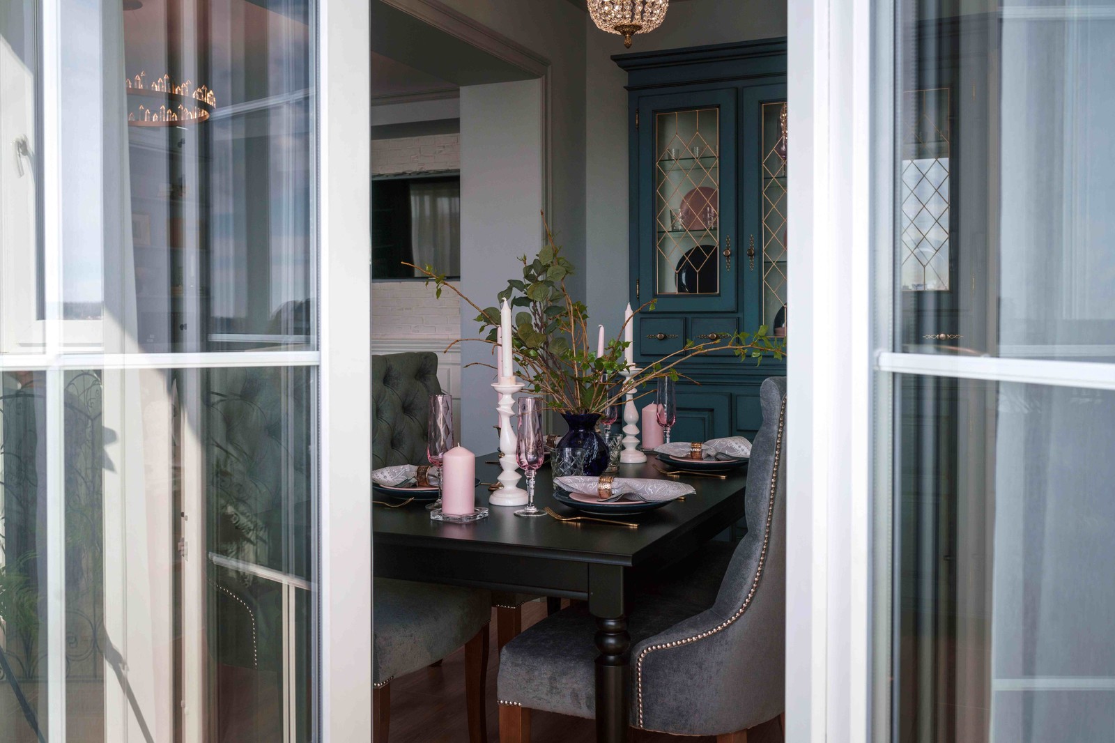 Квартира серого цвета с розовым. г.Димитровград . Фото: Вадим Миронов