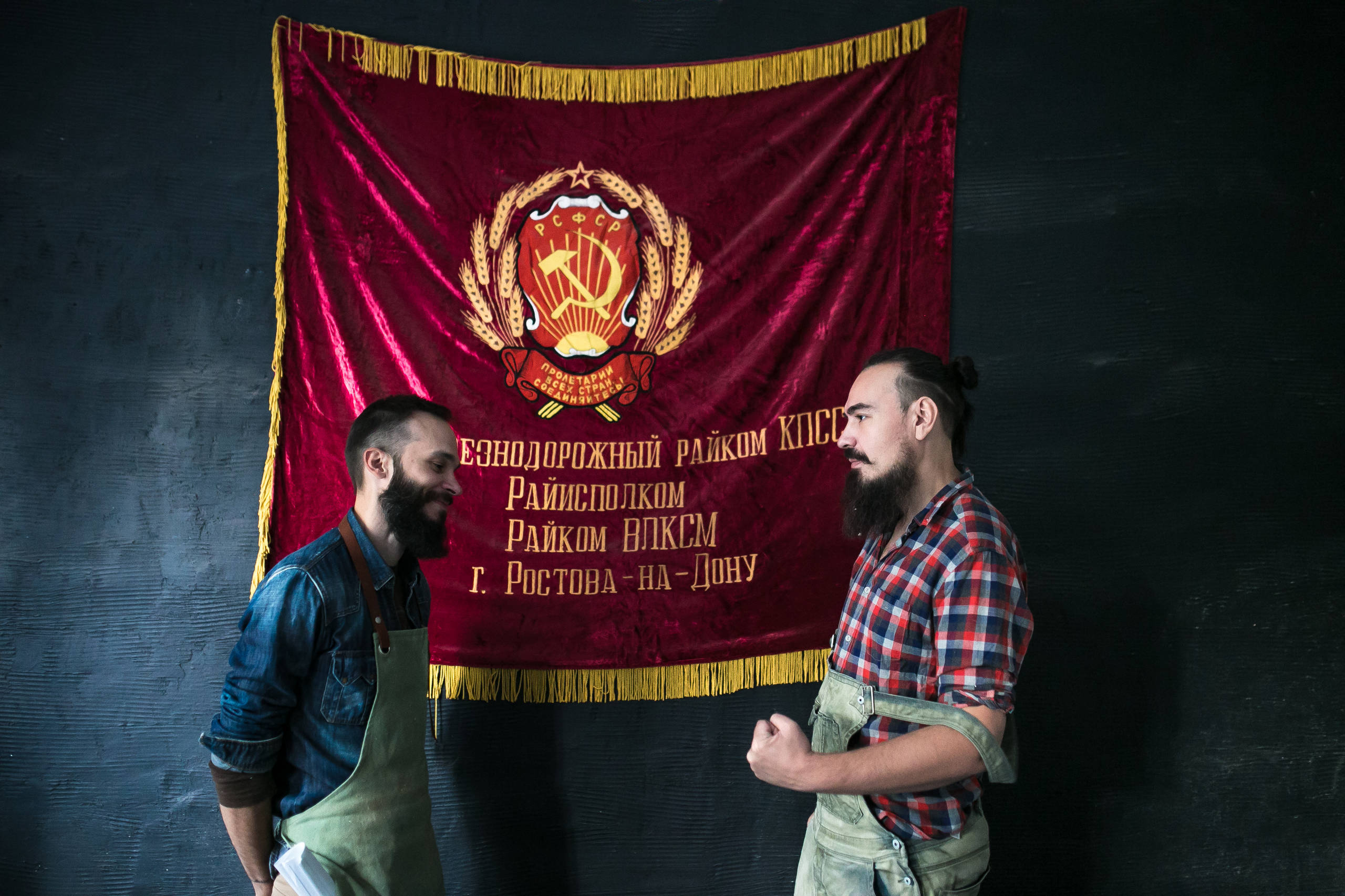 Портрет: Ростовская мастерская лофтовых дверей Doors Brothers