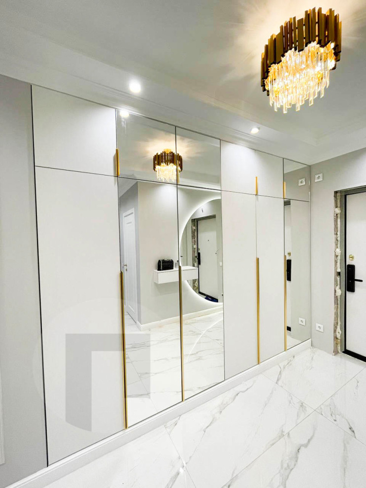 Зеркальный шкаф в прихожую