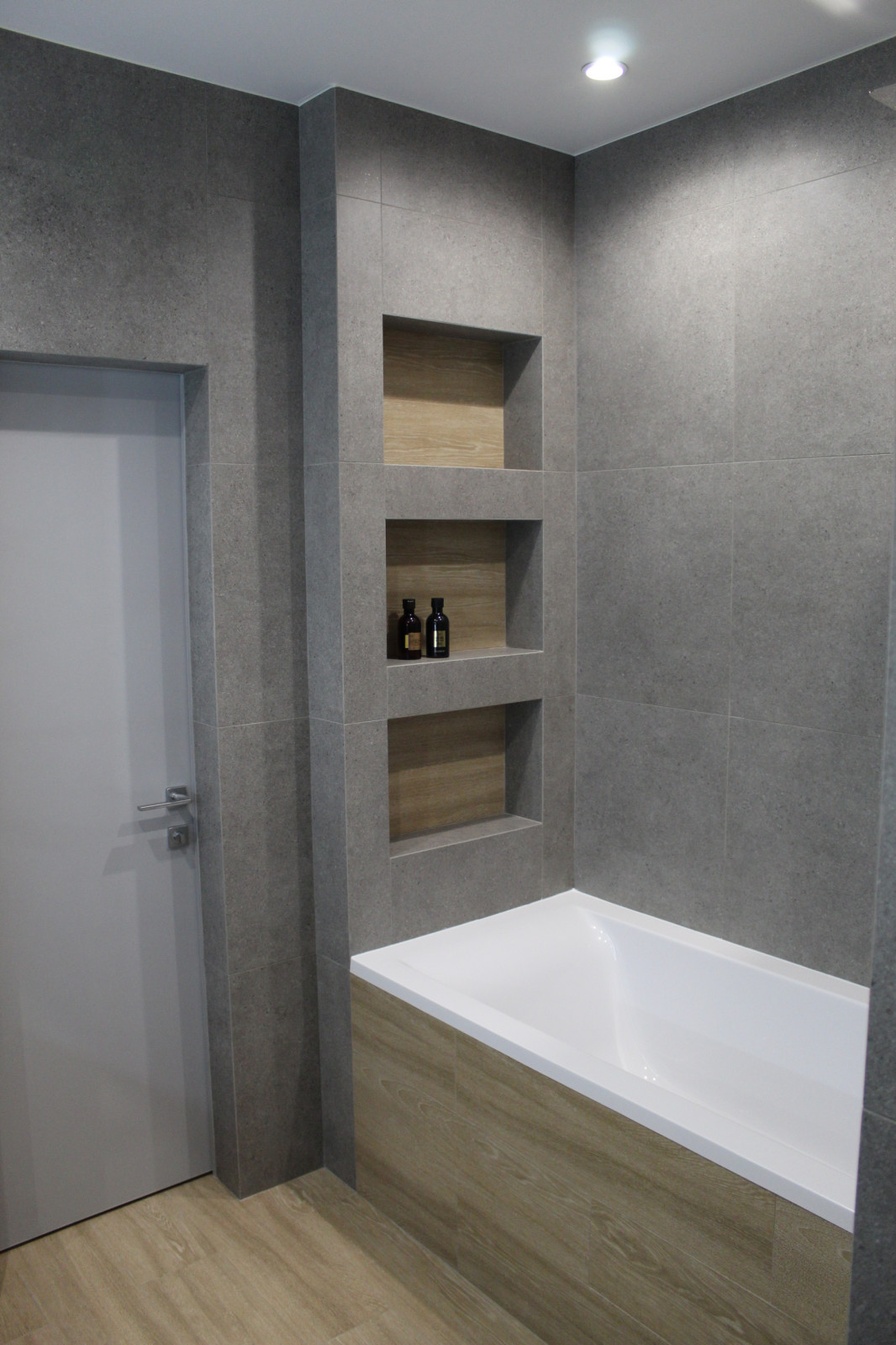 Четырехкомнатная в центре под ключ по дизайн-проекту