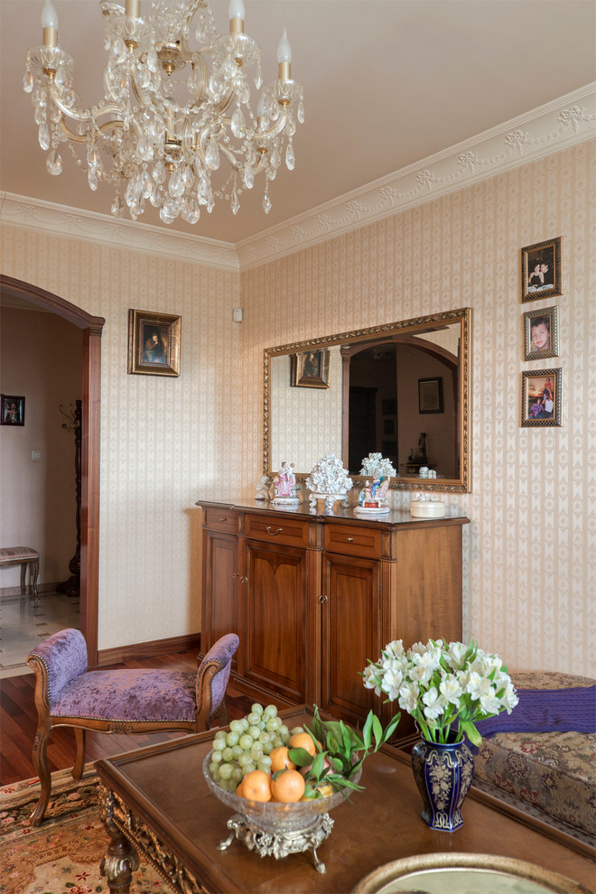 В гостях: Интерьер в неоклассическом стиле — подарок для мамы